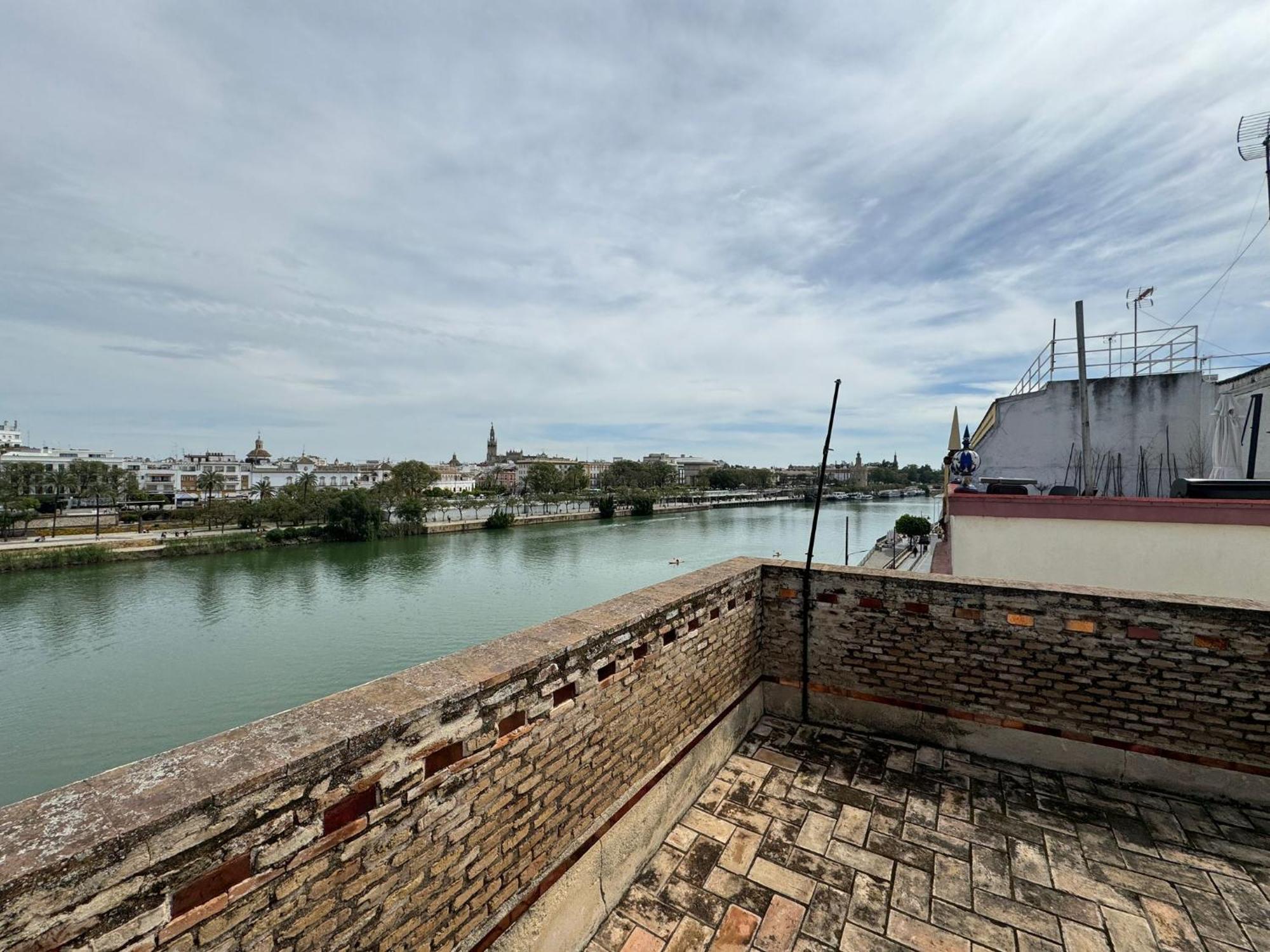 Wonderful Duplex In Calle Betis Daire Sevilla Dış mekan fotoğraf